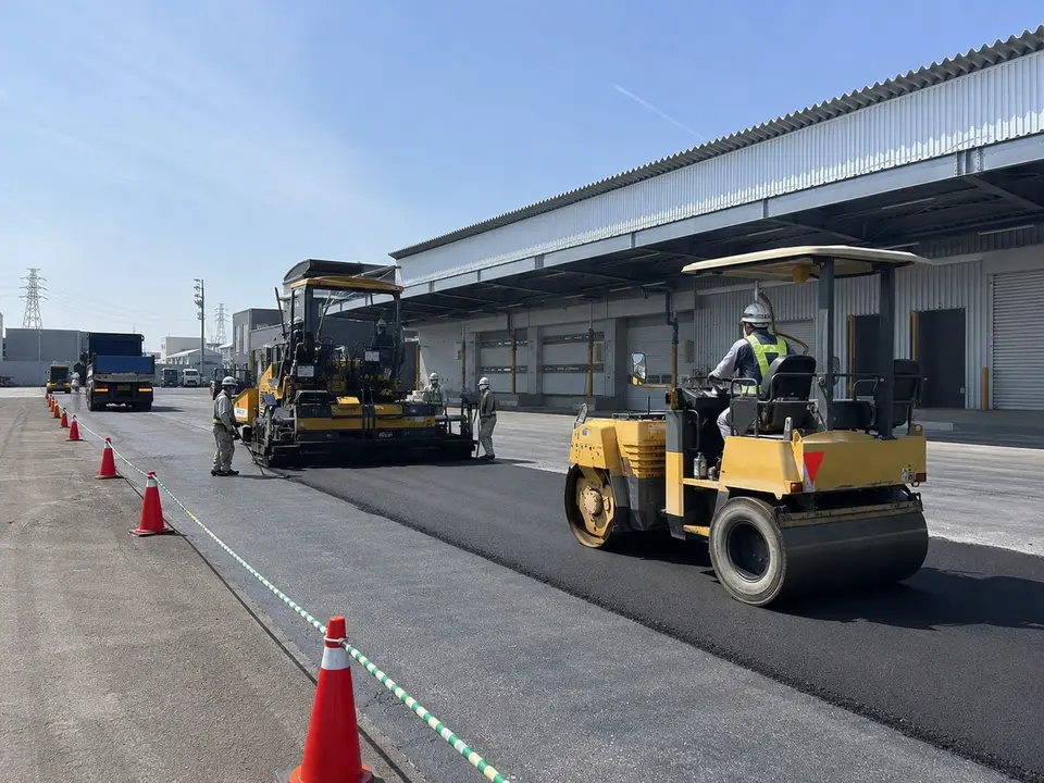 大型車両に対応するアスファルト舗装の施工イメージ